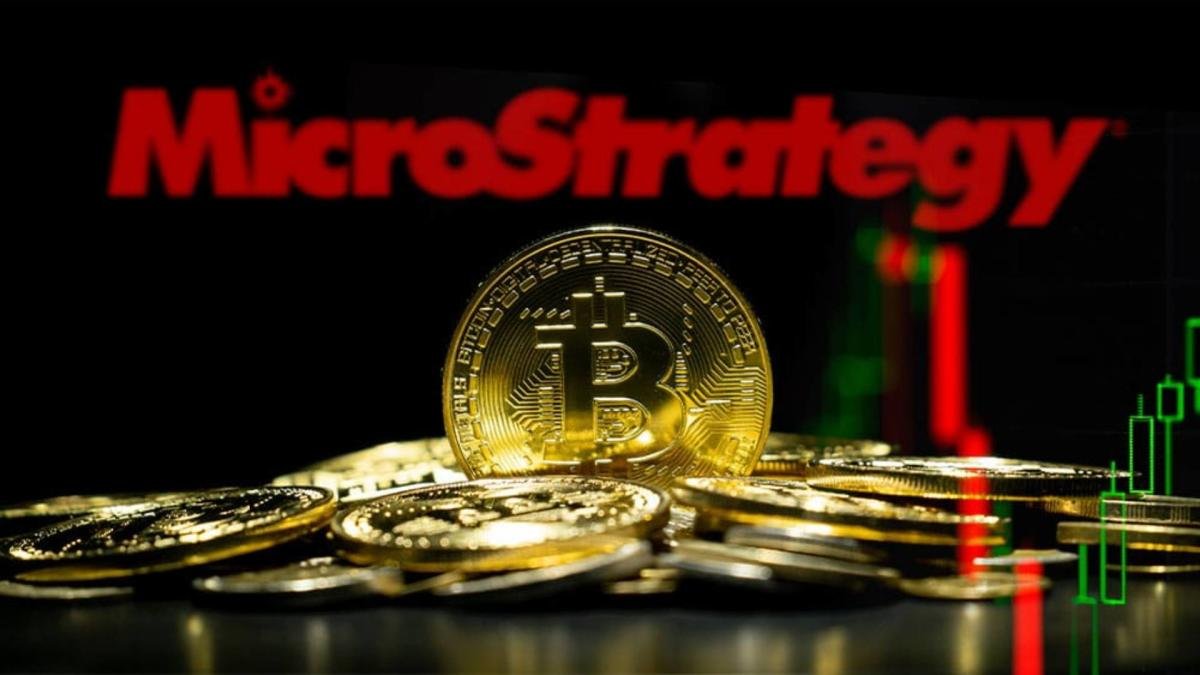 Year-End Deal: MicroStrategy Gets 14,620 Bitcoin Ahead of Possible ETF Approval